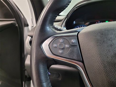 Used 2022 Chevrolet Traverse LT image 23