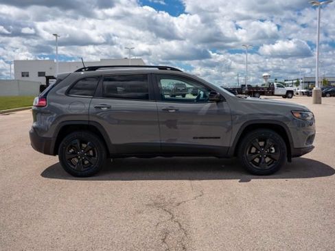 Used 2023 Jeep Cherokee Altitude Lux AWD/4WD image 8
