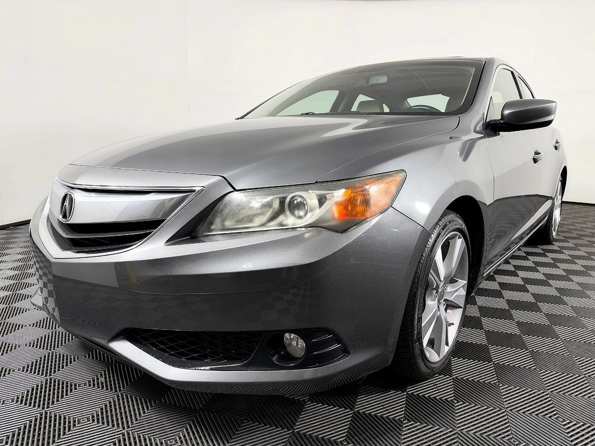 Used 2014 Acura ILX w/ Technology Package FWD image 3