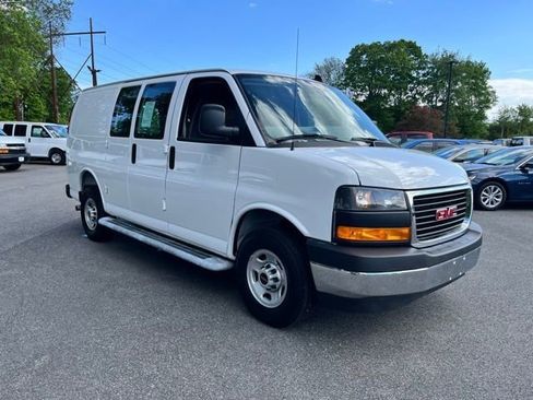 Used 2025 GMC Savana 2500 w/ Driver Convenience Package RWD image 4