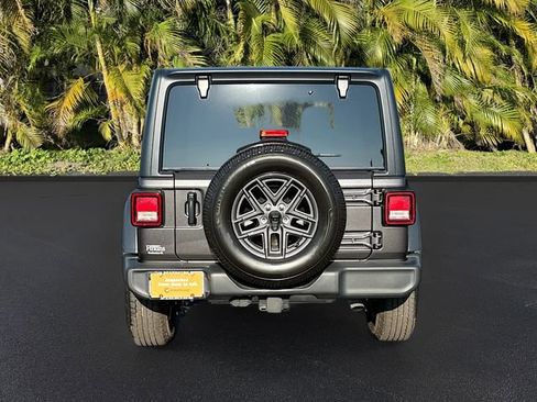 Used 2024 Jeep Wrangler Sport S image 6