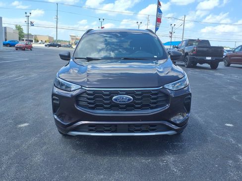 Used 2023 Ford Escape ST-Line w/ Tech Pack #1 AWD/4WD image 2