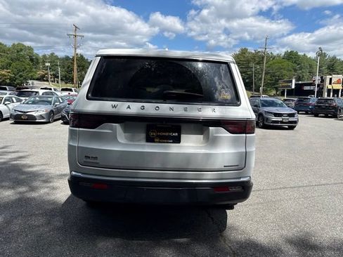 Used 2022 Jeep Wagoneer Series III w/ Premium Group I AWD/4WD image 5