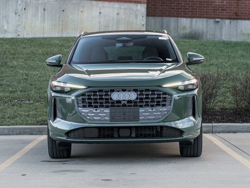 Used 2025 Audi Q5 Premium Plus w/ Premium Plus image 31