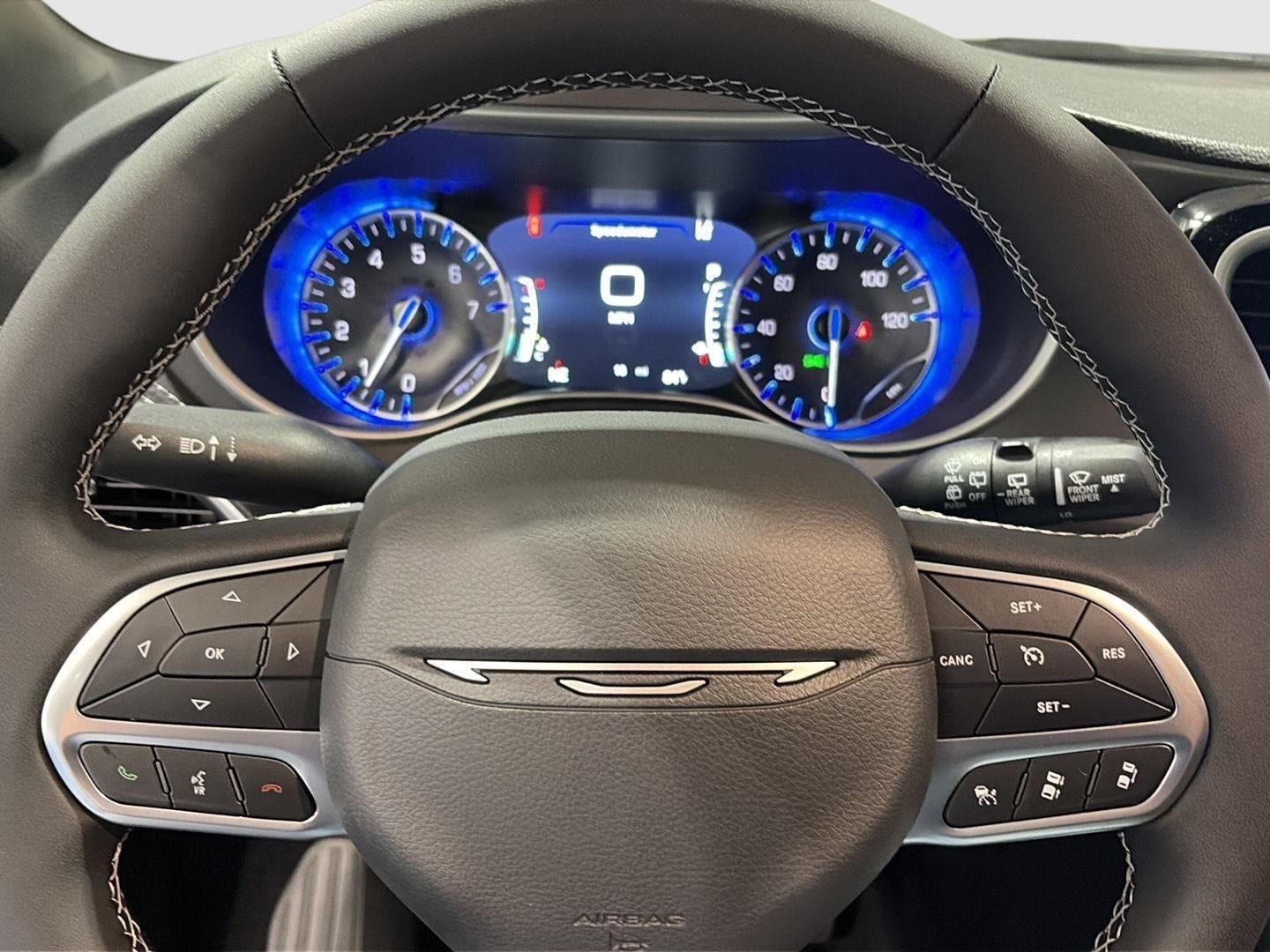 New 2027 Chrysler Pacifica Select FWD image 13