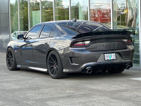 Used 2017 Dodge Charger R/T Scat Pack RWD image 5