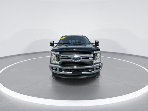 Used 2018 Ford F250 XLT w/ XLT Premium Package AWD/4WD image 5
