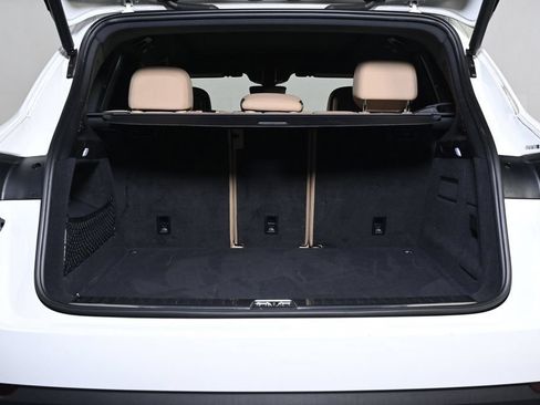 Certified 2023 Porsche Cayenne AWD/4WD image 25