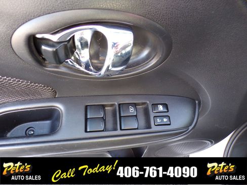 Used 2019 Nissan Versa SV image 19