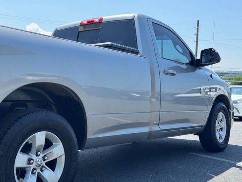 Used 2019 RAM 1500 Classic SLT image 34