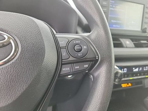 Used 2019 Toyota RAV4 XLE FWD image 24