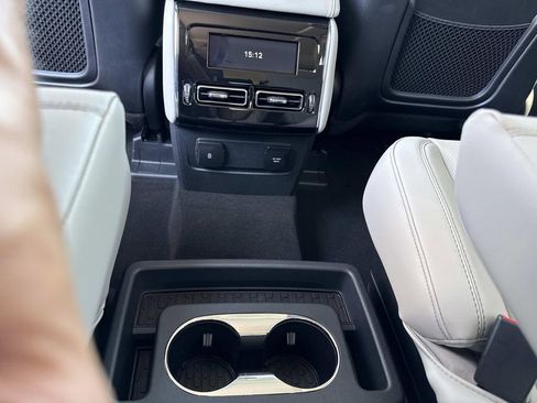 New 2026 Lincoln Aviator 2WD image 16