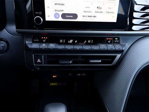 Certified 2025 Toyota Camry SE w/ Convenience Package image 37