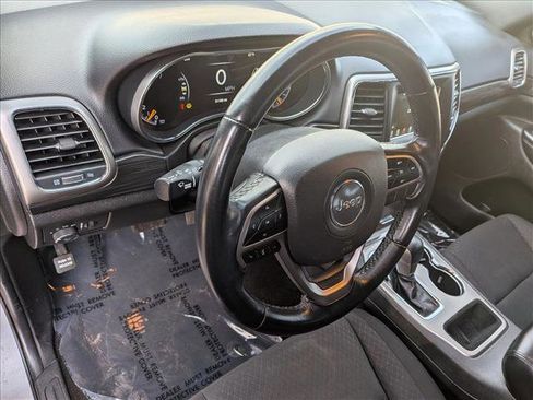 Used 2021 Jeep Grand Cherokee Laredo image 10