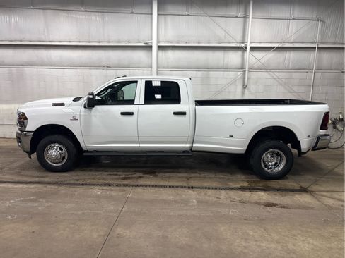 New 2026 RAM 3500 Tradesman image 5