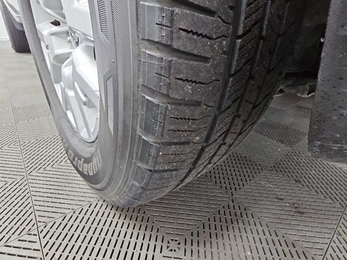 Used 2022 Nissan Frontier SV RWD image 44