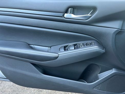 Used 2024 Nissan Altima 2.5 SV image 20