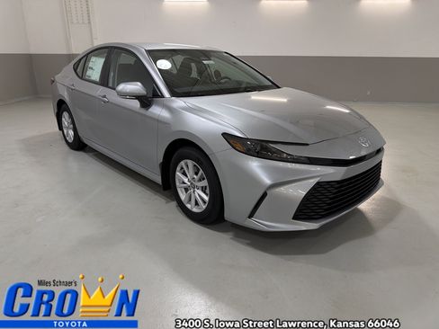 New 2026 Toyota Camry LE FWD image 4