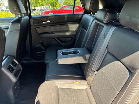 Used 2023 Volkswagen Atlas Cross Sport SE w/ Black Wheel Package AWD/4WD image 15