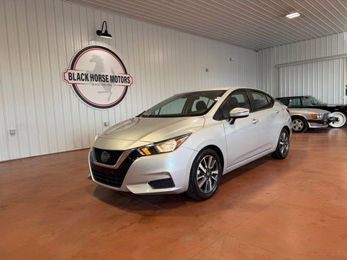 Used 2021 Nissan Versa SV image 4