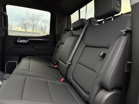 New 2026 GMC Sierra 1500 SLT image 13