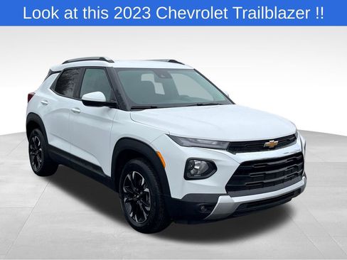 Used 2023 Chevrolet TrailBlazer LT image 1
