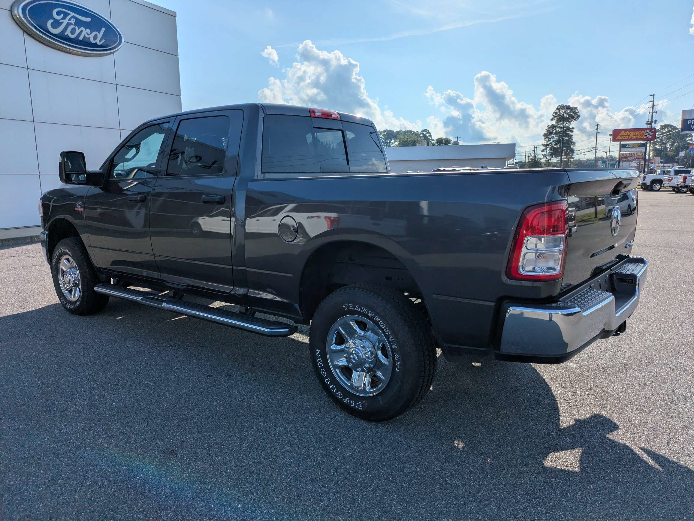 Used 2024 RAM 2500 Tradesman w/ Chrome Appearance Group AWD/4WD image 5