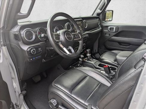 Used 2023 Jeep Wrangler Sahara image 9