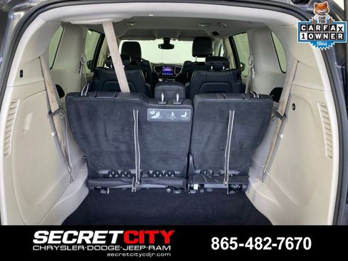 Used 2017 Chrysler Pacifica Touring-L Plus w/ Tire & Wheel Group FWD image 31