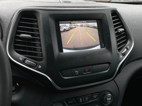 Used 2020 Jeep Cherokee Latitude Plus image 18