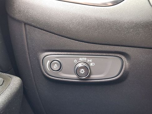 Certified 2022 Chevrolet Equinox LS w/ LS Convenience Package image 23