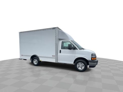 New 2025 Chevrolet Express 3500 w/ Power Convenience Package image 17
