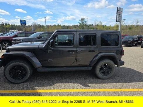 Used 2021 Jeep Wrangler Unlimited Sahara AWD/4WD image 13
