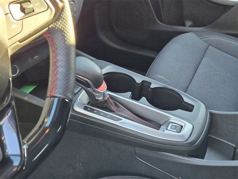 Used 2025 Chevrolet Trax RS w/ Driver Confidence Package image 13