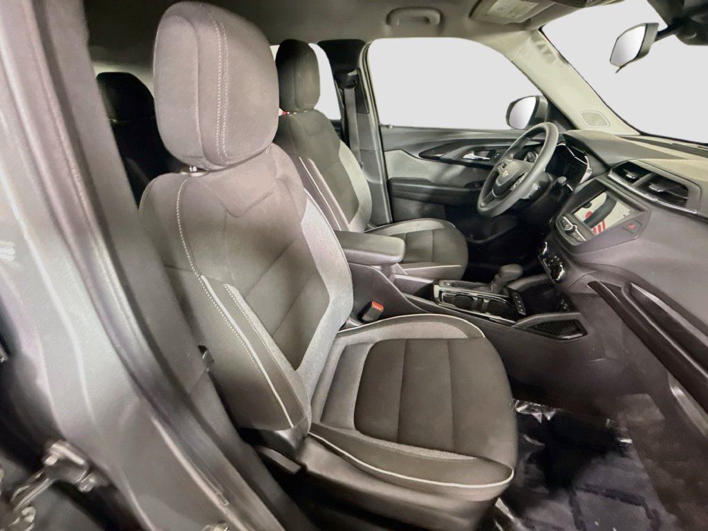 Used 2023 Chevrolet TrailBlazer LT AWD/4WD image 29