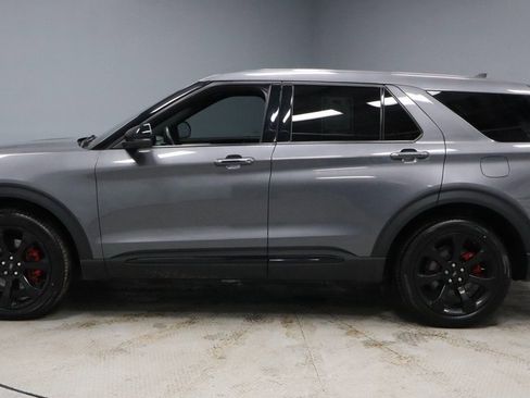Certified 2021 Ford Explorer ST w/ ST Street Pack image 8