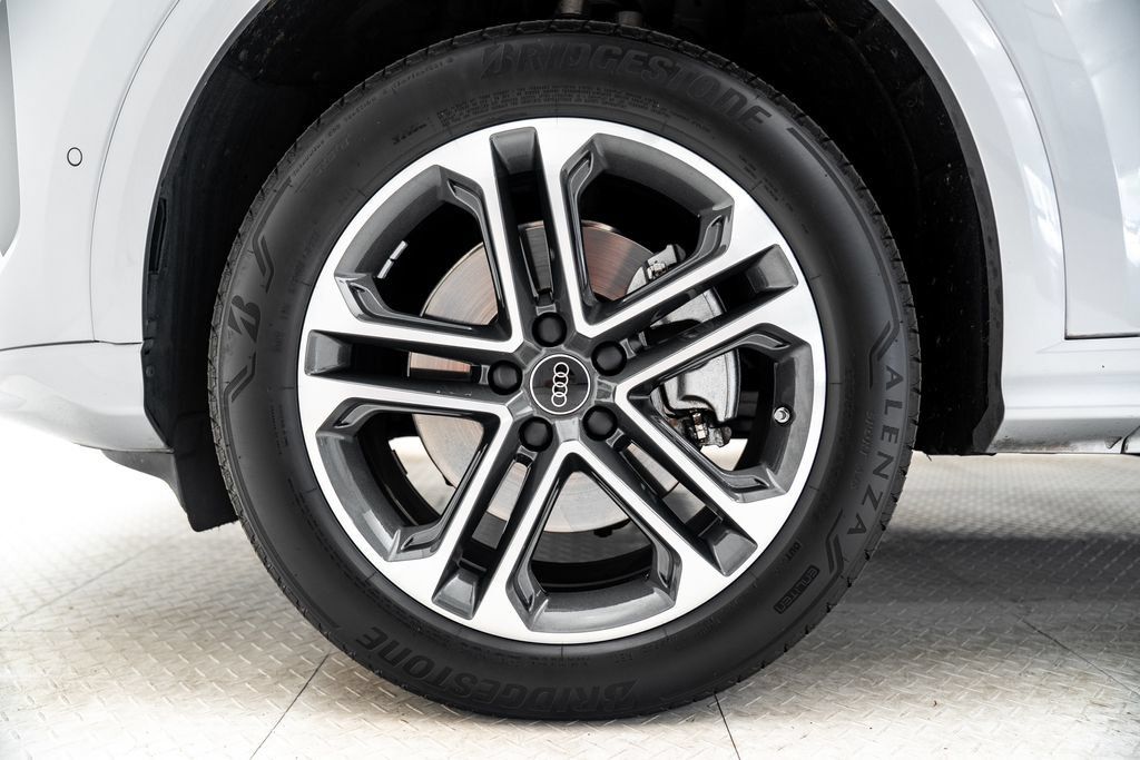 Certified 2025 Audi Q5 Premium w/ Convenience Package AWD/4WD image 41