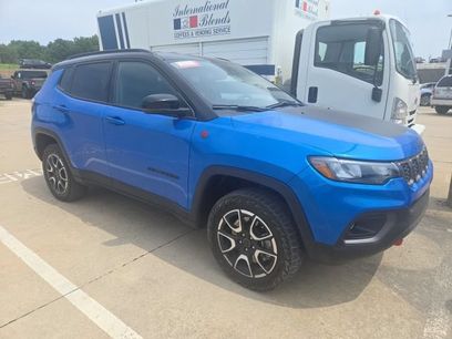 Used 2025 Jeep Compass Trailhawk