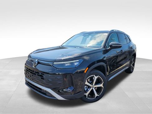 New 2025 Volkswagen Tiguan SE image 3