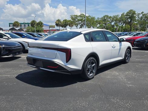 New 2026 Kia K4 FWD image 8