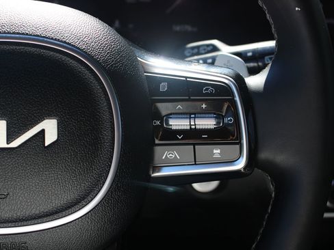 Certified 2024 Kia Sorento SX Prestige image 23