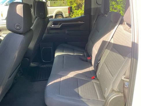 Used 2023 Chevrolet Silverado 1500 LT AWD/4WD image 9