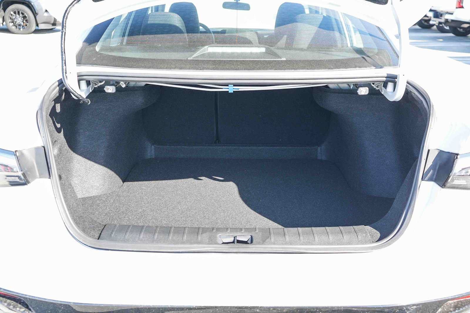 New 2027 Nissan Sentra SR w/ Floor Mat Package FWD image 12