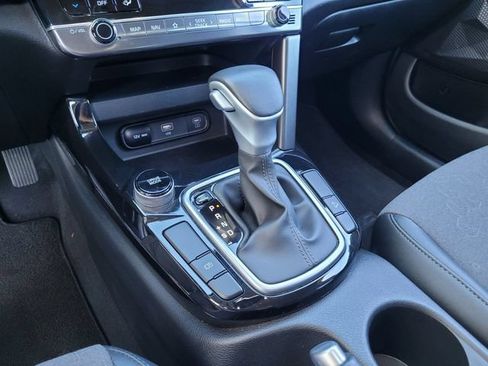 Certified 2025 Kia Seltos S FWD image 22