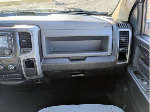 Used 2017 RAM 1500 Express image 25