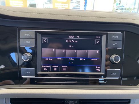 Used 2019 Volkswagen Jetta S image 3