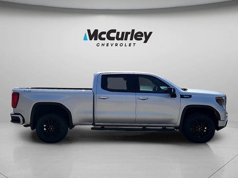 Used 2022 GMC Sierra 1500 Elevation w/ Elevation Premium Package AWD/4WD image 8
