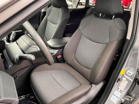 Used 2022 Toyota RAV4 XLE w/ Convenience Package AWD/4WD image 25