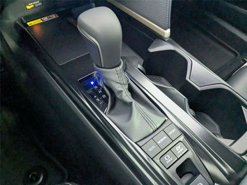 New 2026 Toyota Camry SE FWD image 17