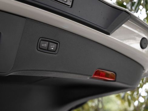 Certified 2026 Porsche Cayenne Coupe image 31